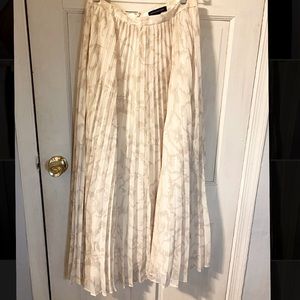 Banana Republic floral flowy maxi skirt, size 2